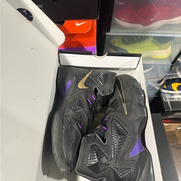 Men’s LeBron Pot Of Gold Size 9